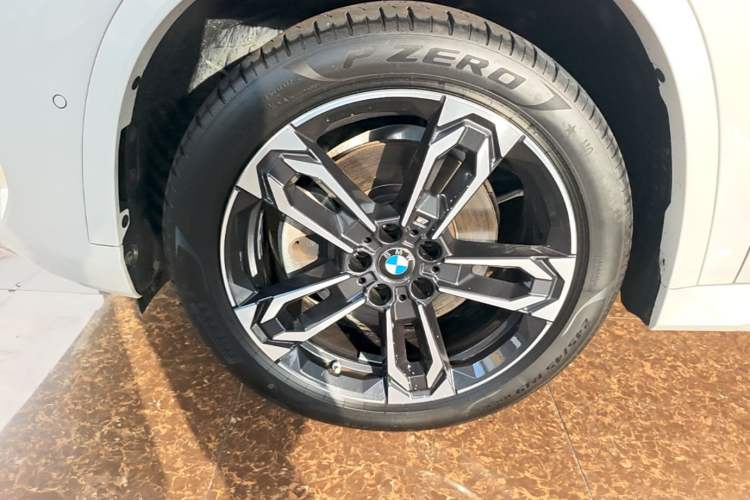 Used BMW X1 2023 sDrive25Li M Sport Package Left Front Wheel Hub