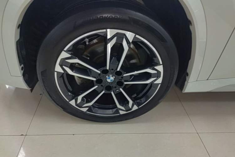 Used BMW X1 2023 sDrive25Li M Sport Package Left Front Wheel Hub