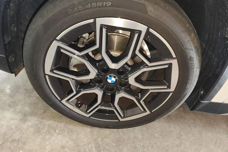 Used BMW X1 2023 sDrive25Li X Design Package Left Front Wheel Hub