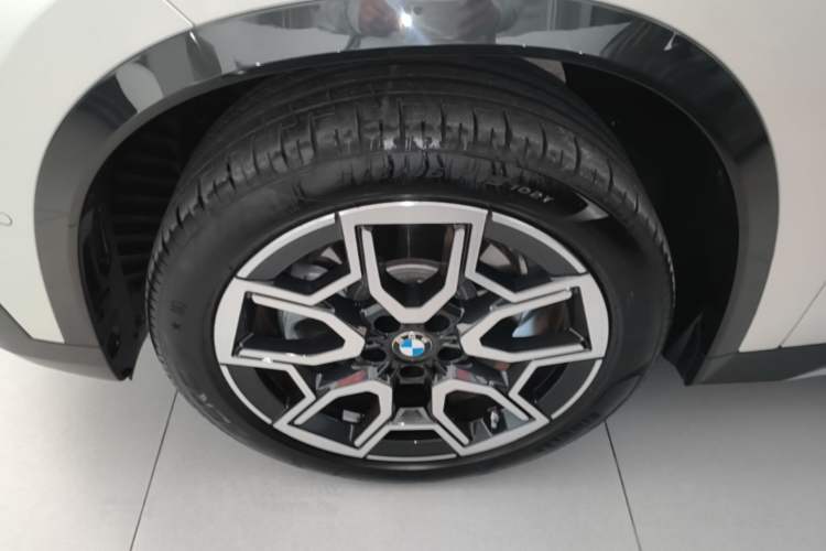 Used BMW X1 2023 sDrive25Li X Design Package Left Front Wheel Hub