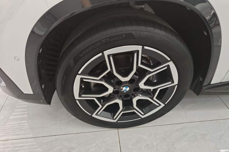 Used BMW X1 2023 sDrive25Li X Design Package Left Front Wheel Hub
