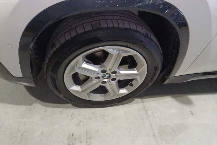 Used BMW X1 2023 sDrive20Li X Design Package Left Front Wheel Hub