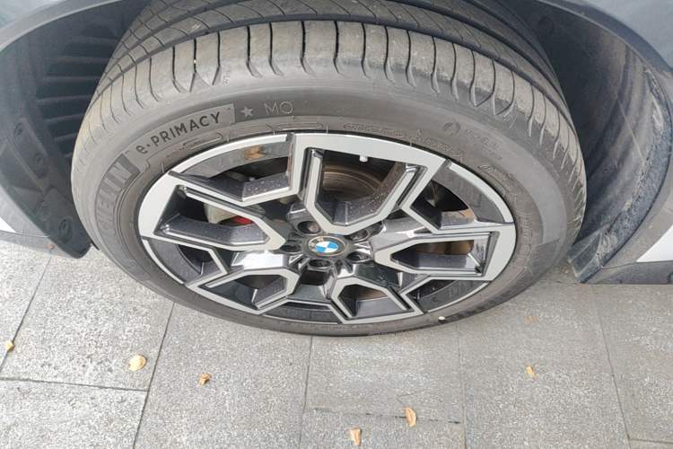 Used BMW X1 2023 sDrive25Li X Design Package Left Front Wheel Hub