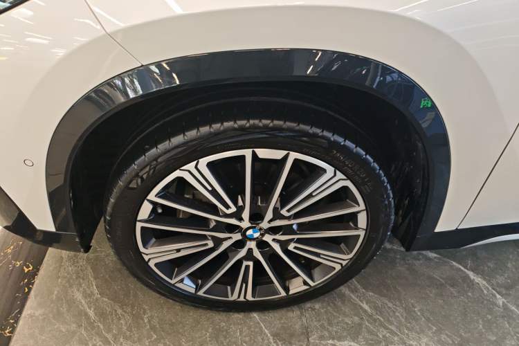 Used BMW X1 2023 xDrive25Li X Design Package Left Front Wheel Hub