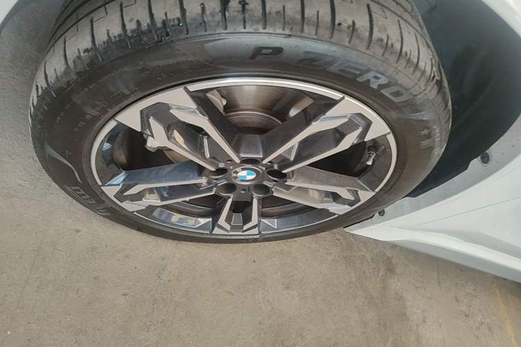 Used BMW X1 2023 sDrive25Li M Sport Package Left Front Wheel Hub
