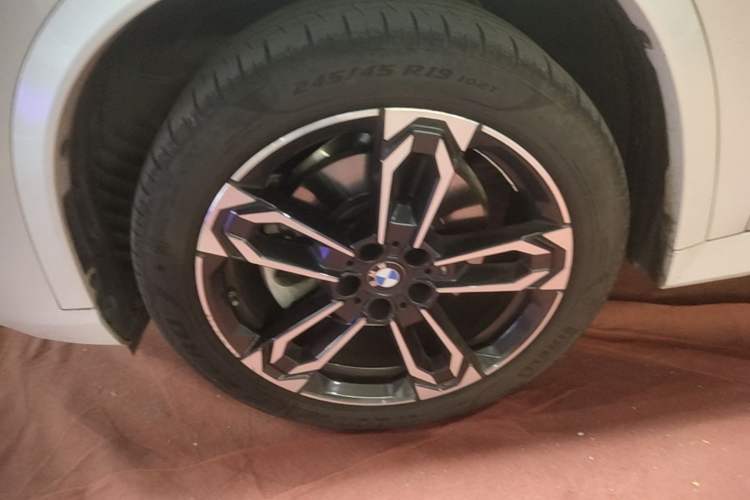 Used BMW X1 2023 sDrive25Li M Sport Package Left Front Wheel Hub