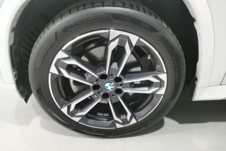 Used BMW X1 2023 sDrive25Li M Sport Package Left Front Wheel Hub