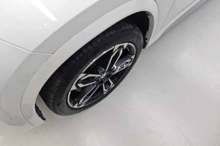 Used BMW X1 2023 xDrive25Li M Sport Package Left Front Wheel Hub