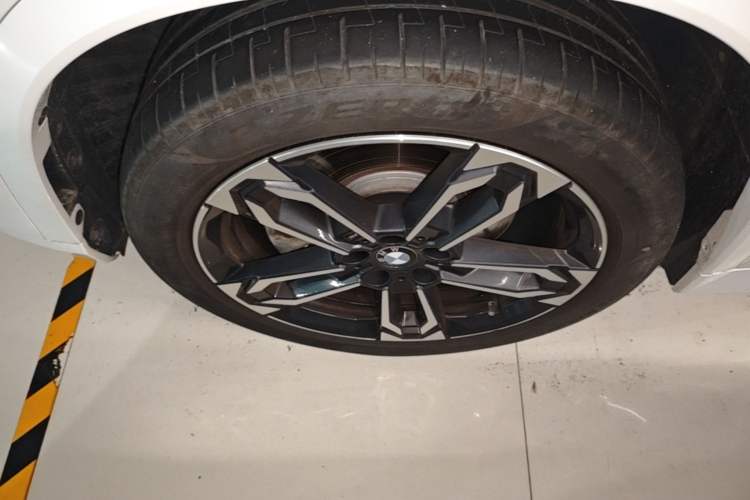 Used BMW X1 2023 sDrive25Li M Sport Package Left Front Wheel Hub