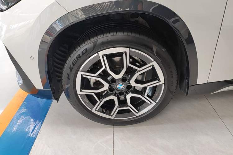 Used BMW X1 2023 sDrive25Li X Design Package Left Front Wheel Hub