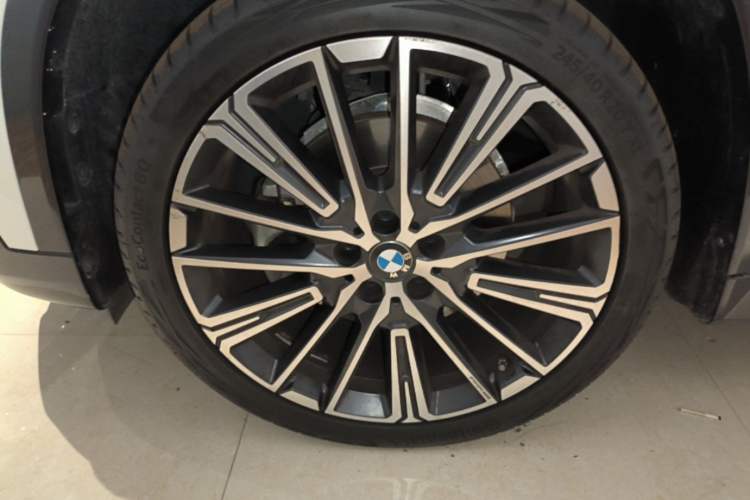 Used BMW X1 2023 xDrive25Li X Design Package Left Front Wheel Hub