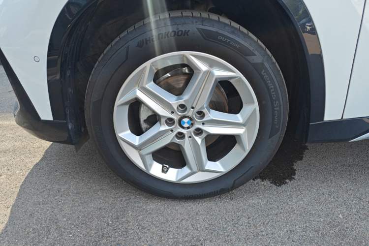 Used BMW X1 2023 sDrive20Li X Design Package Left Front Wheel Hub