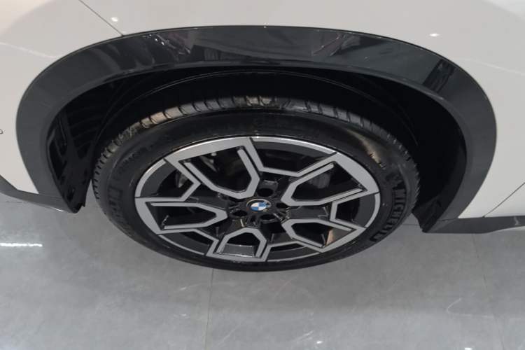 Used BMW X1 2023 sDrive25Li X Design Package Left Front Wheel Hub