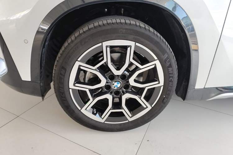 Used BMW X1 2023 sDrive25Li X Design Package Left Front Wheel Hub