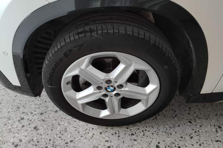 Used BMW X1 2023 sDrive20Li X Design Package Left Front Wheel Hub