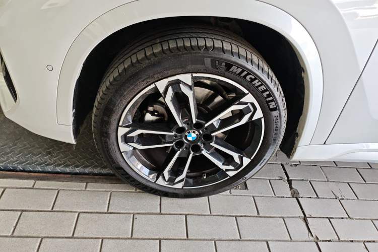 Used BMW X1 2023 sDrive25Li M Sport Package Left Front Wheel Hub