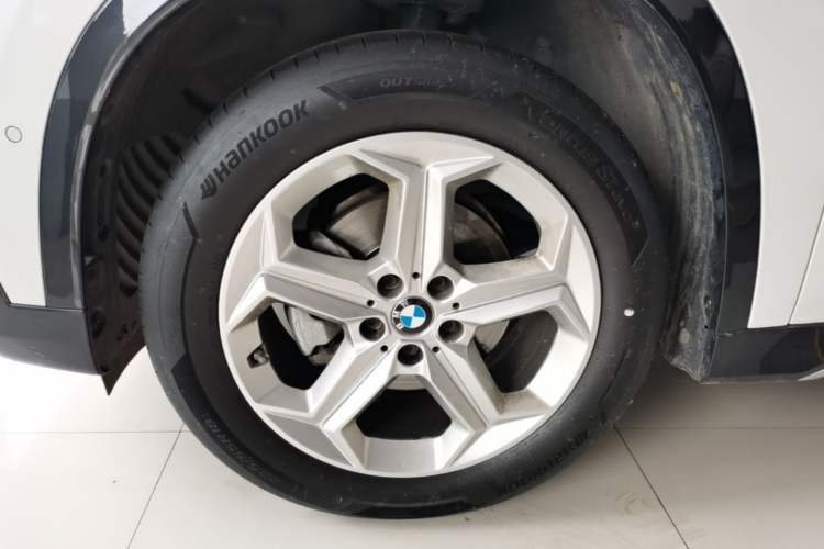 Used BMW X1 2023 sDrive20Li X Design Package Left Front Wheel Hub