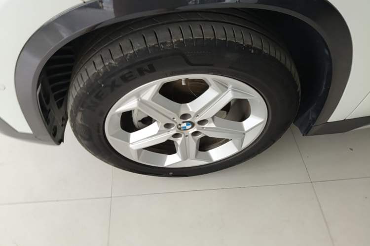 Used BMW X1 2023 sDrive20Li X Design Package Left Front Wheel Hub