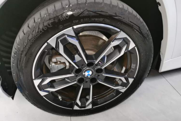 Used BMW X1 2023 sDrive25Li M Sport Package Left Front Wheel Hub