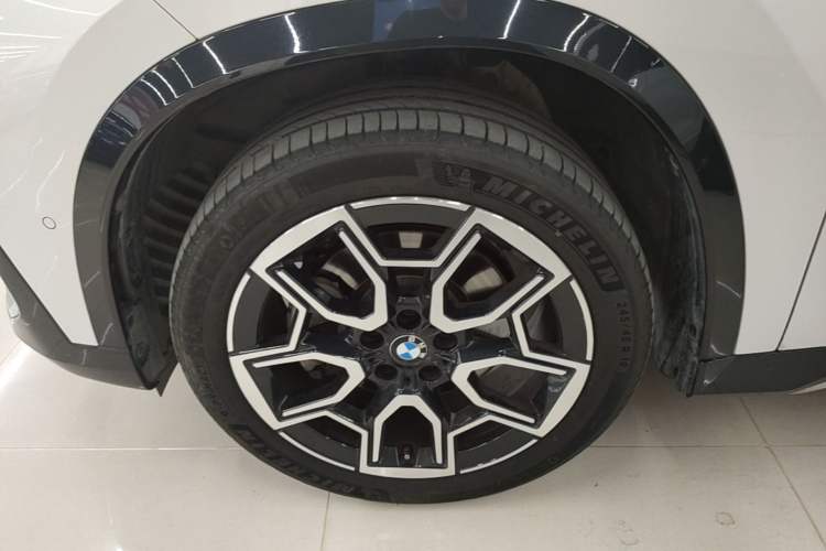 Used BMW X1 2023 sDrive25Li X Design Package Left Front Wheel Hub