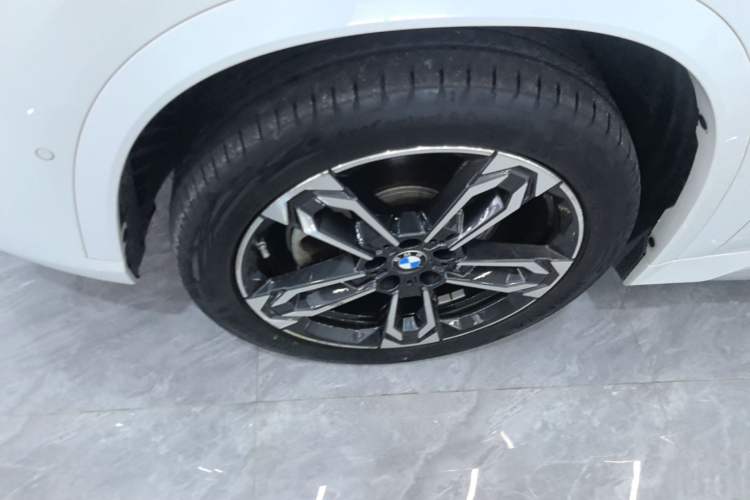 Used BMW X1 2023 sDrive25Li M Sport Package Left Front Wheel Hub