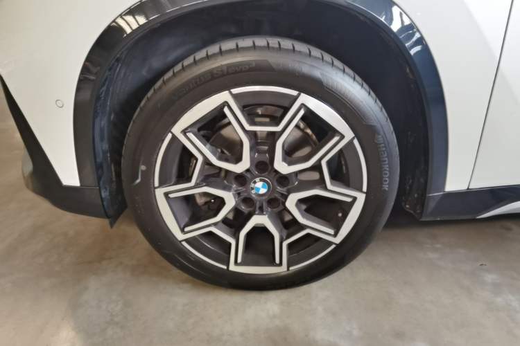 Used BMW X1 2023 sDrive25Li X Design Package Left Front Wheel Hub