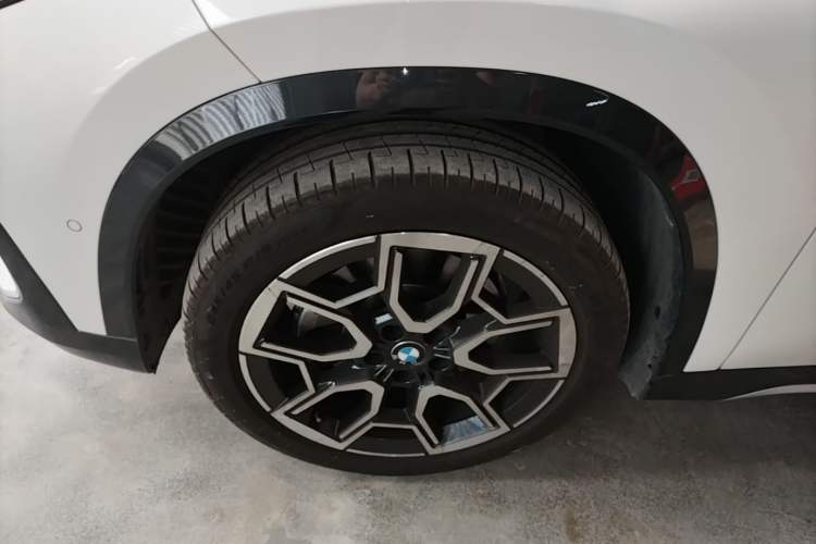 Used BMW X1 2023 sDrive25Li X Design Package Left Front Wheel Hub