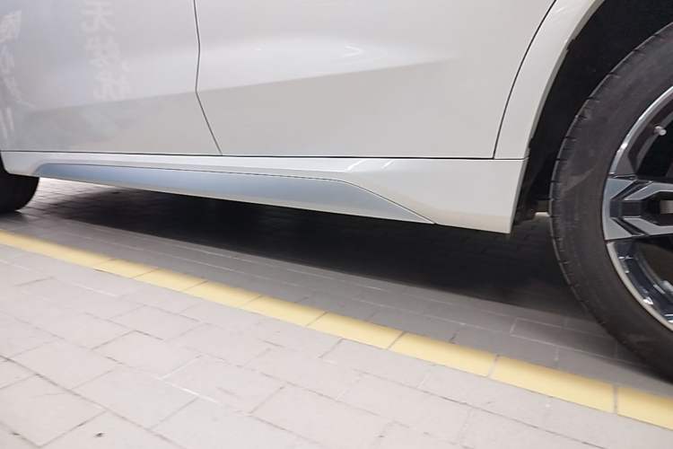 Used BMW X1 2023 sDrive25Li M Sport Package Left Side Sill