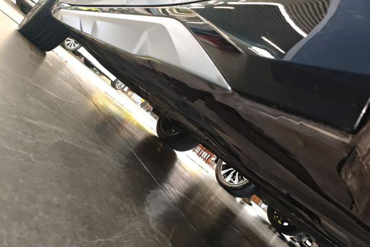 Used BMW X1 2023 xDrive25Li X Design Package Left Side Sill