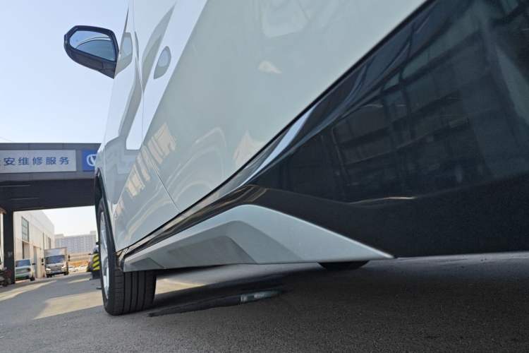 Used BMW X1 2023 sDrive20Li X Design Package Left Side Sill