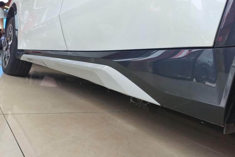 Used BMW X1 2023 sDrive25Li X Design Package Left Side Sill