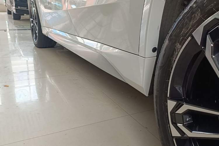 Used BMW X1 2023 sDrive25Li M Sport Package Left Side Sill
