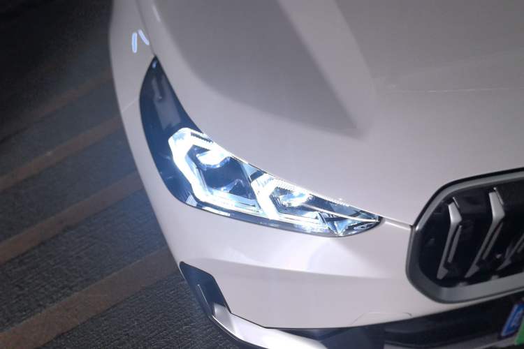 Used BMW X1 2023 sDrive25Li X Design Package Right Front Headlight