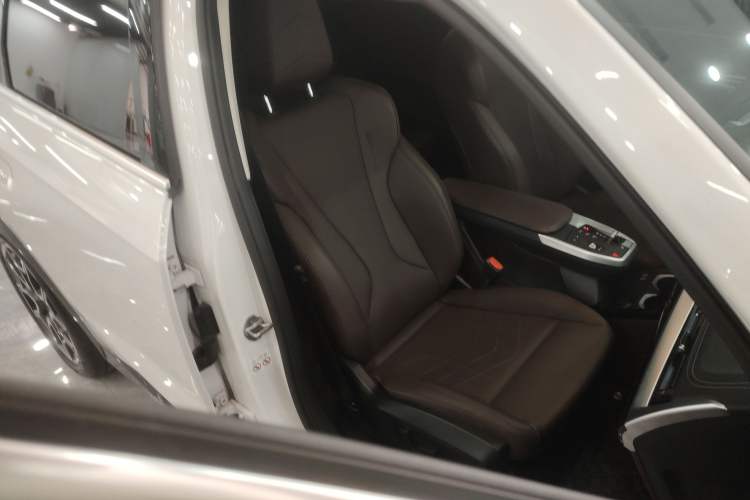 Used BMW X1 2023 sDrive25Li X Design Package Right Front Seat