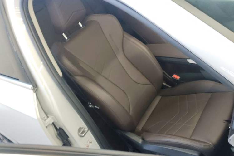 Used BMW X1 2023 sDrive25Li M Sport Package Right Front Seat