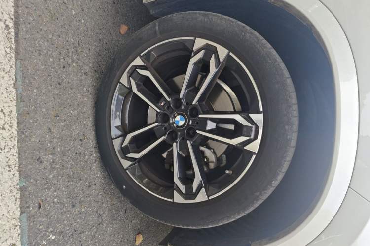 Used BMW X1 2023 sDrive25Li M Sport Package Right Front Wheel Hub