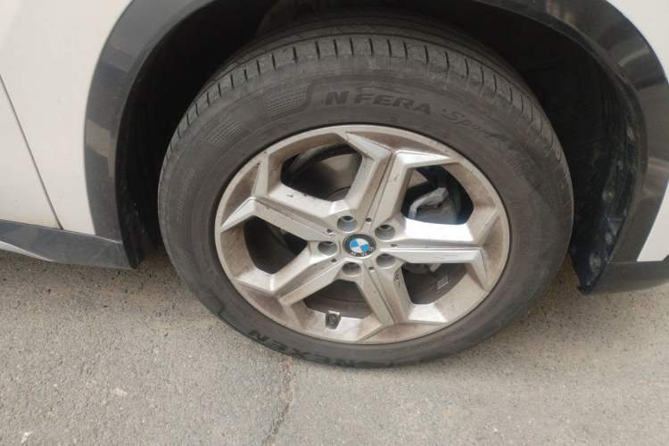 Used BMW X1 2023 sDrive20Li X Design Package Right Front Wheel Hub