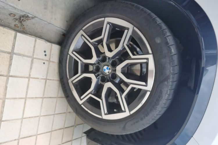 Used BMW X1 2023 sDrive25Li M Sport Package Right Front Wheel Hub