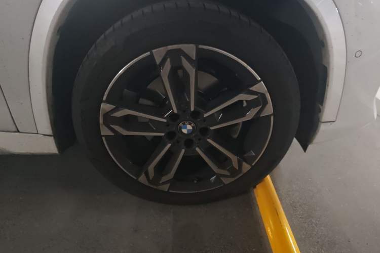Used BMW X1 2023 sDrive25Li M Sport Package Right Front Wheel Hub