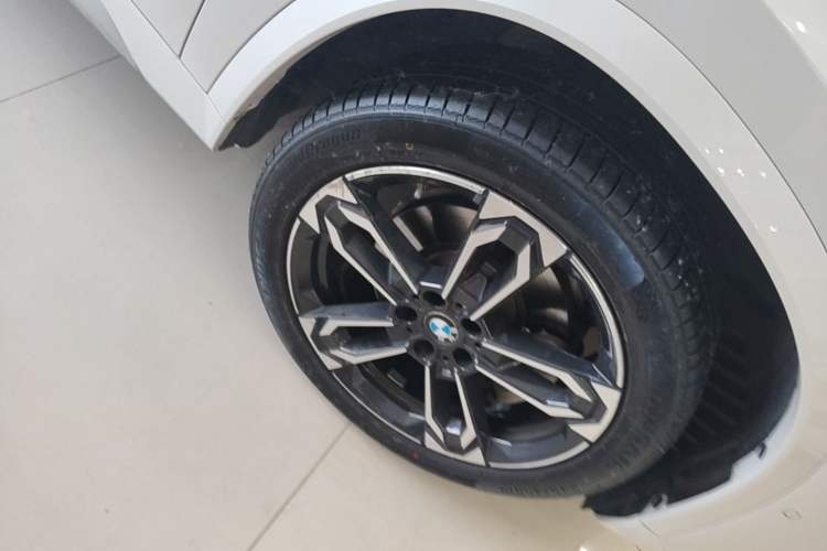 Used BMW X1 2023 sDrive25Li M Sport Package Right Front Wheel Hub