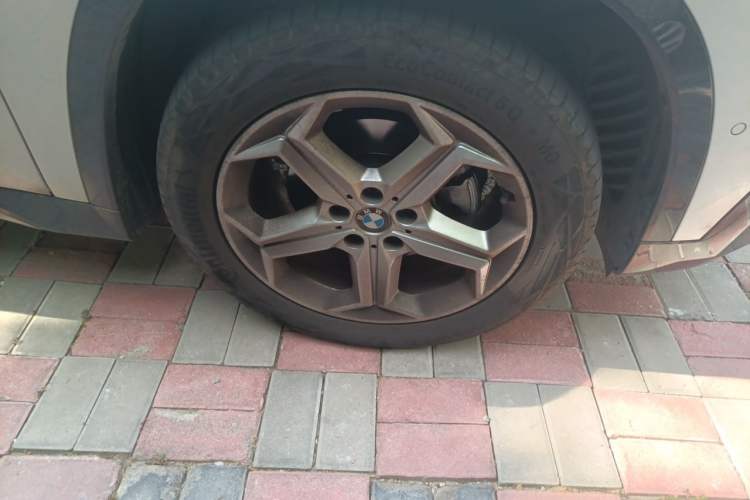 Used BMW X1 2023 sDrive20Li X Design Package Right Front Wheel Hub