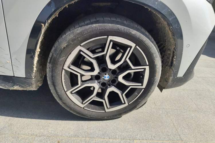Used BMW X1 2023 sDrive25Li X Design Package Right Front Wheel Hub