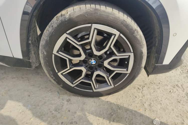 Used BMW X1 2023 sDrive25Li X Design Package Right Front Wheel Hub