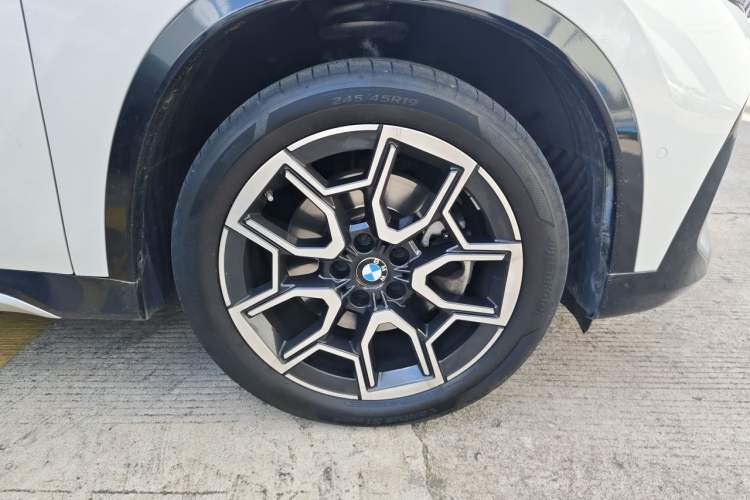 Used BMW X1 2023 sDrive25Li X Design Package Right Front Wheel Hub