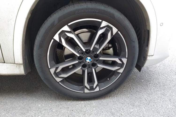 Used BMW X1 2023 sDrive25Li M Sport Package Right Front Wheel Hub