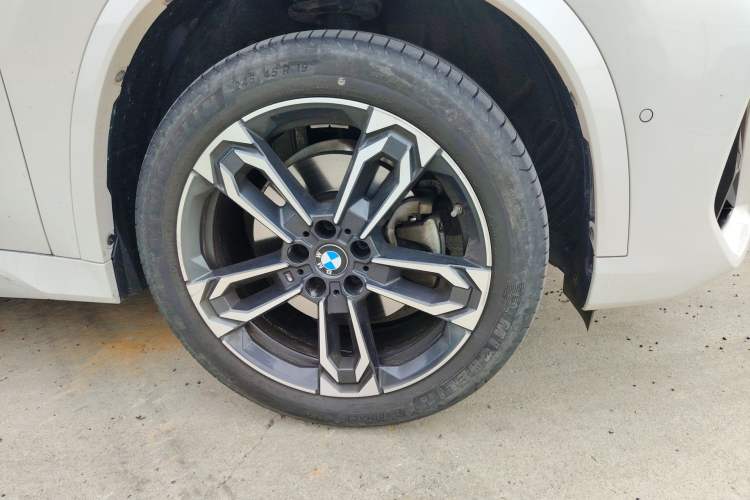 Used BMW X1 2023 sDrive25Li M Sport Package Right Front Wheel Hub