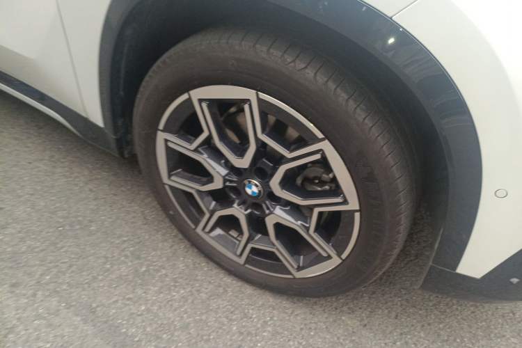 Used BMW X1 2023 sDrive25Li X Design Package Right Front Wheel Hub