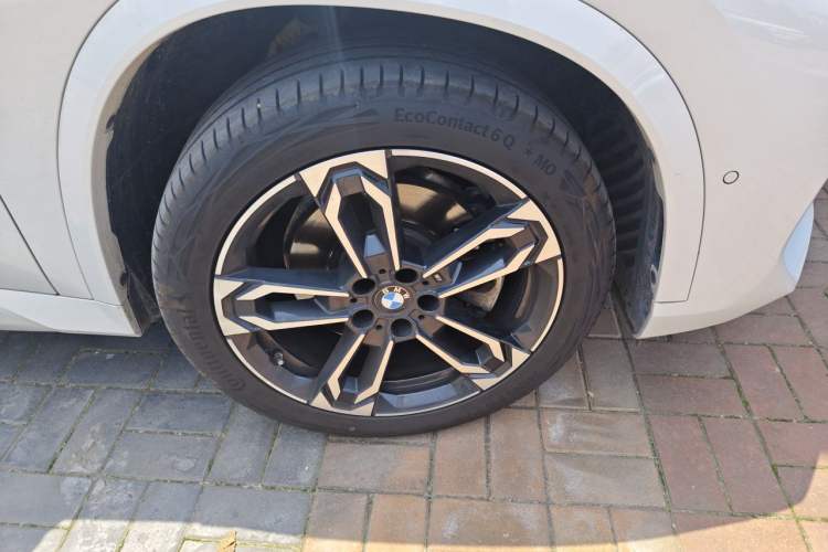 Used BMW X1 2023 sDrive25Li M Sport Package Right Front Wheel Hub