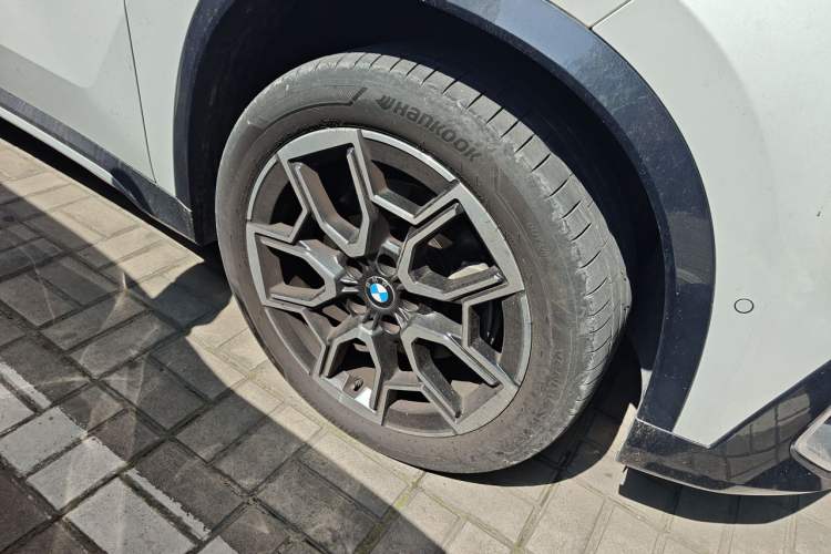 Used BMW X1 2023 sDrive25Li X Design Package Right Front Wheel Hub