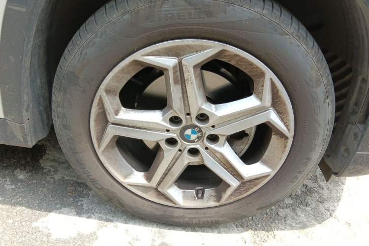 Used BMW X1 2023 sDrive20Li X Design Package Right Front Wheel Hub